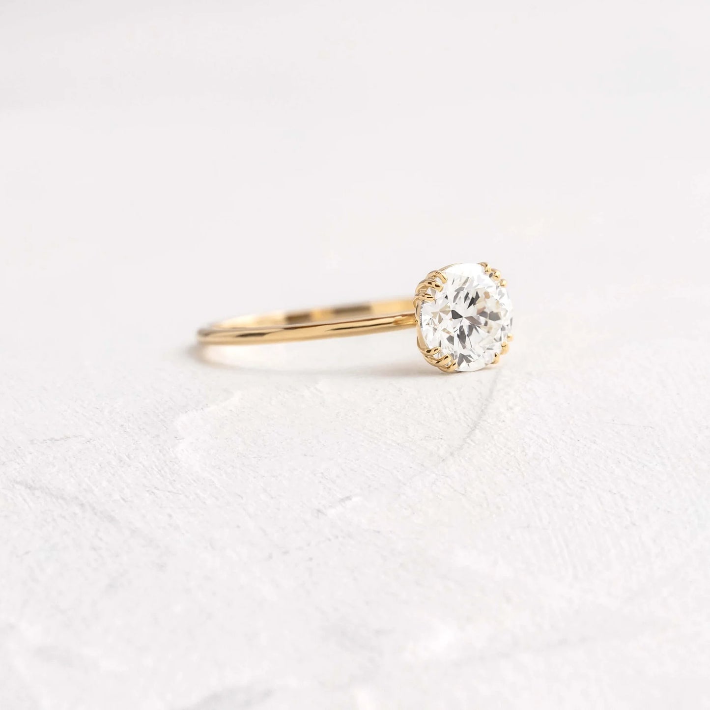 Victoria Ring (Round Cut)