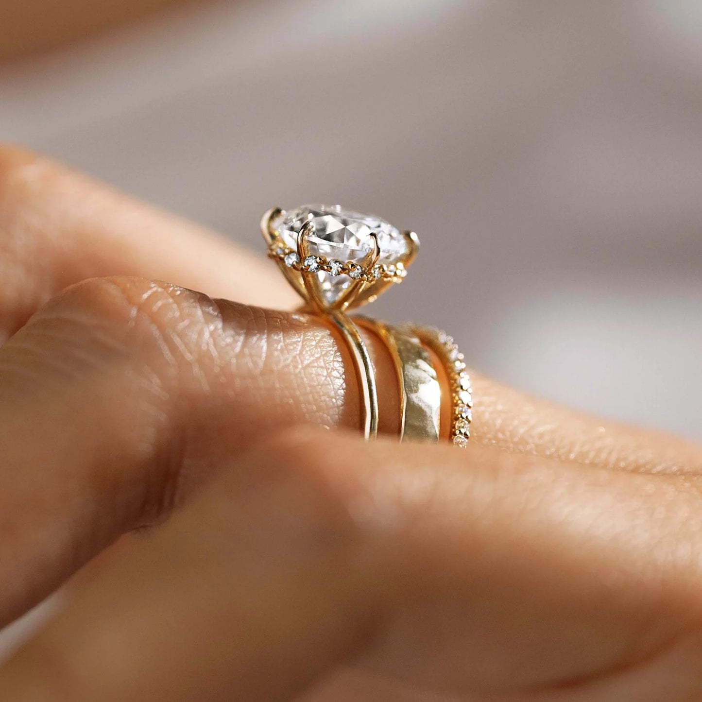Touch Ring (Round Cut)