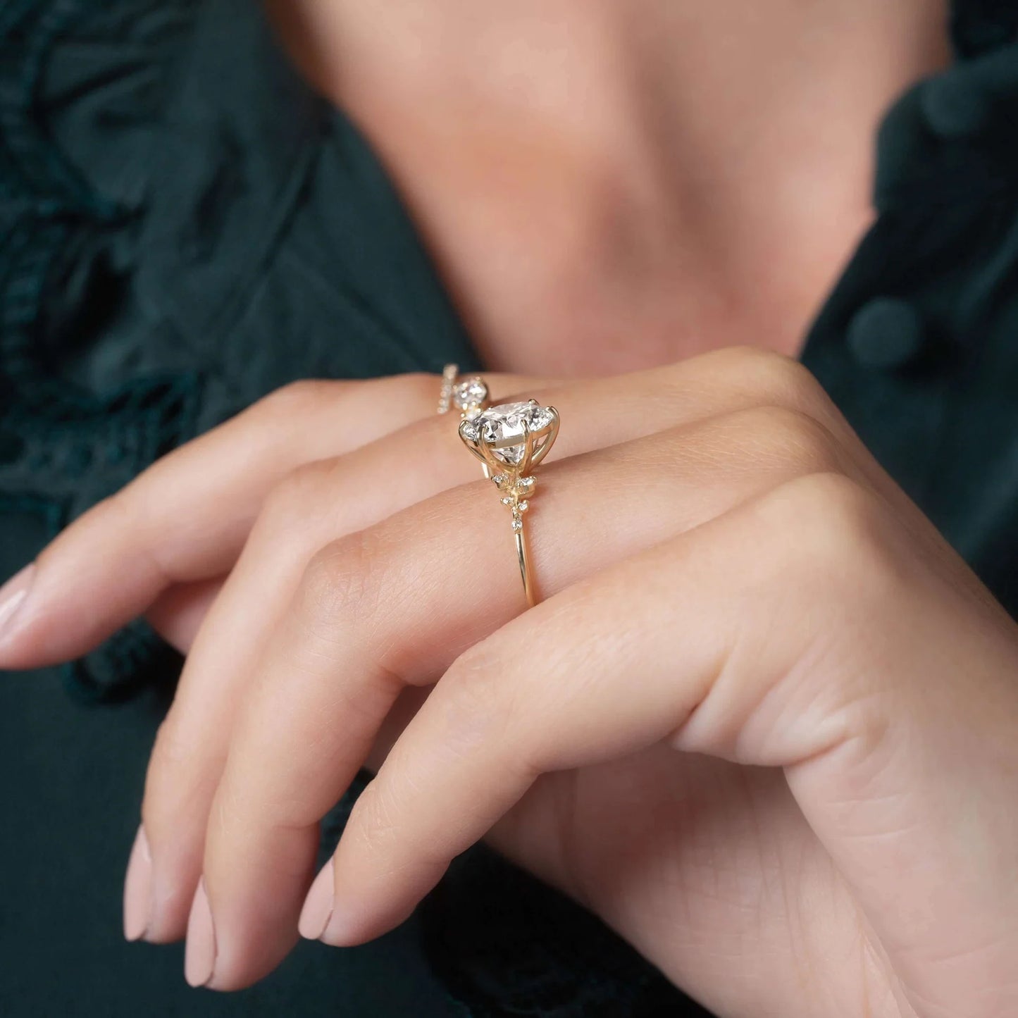 Sakura Ring (Round Cut)