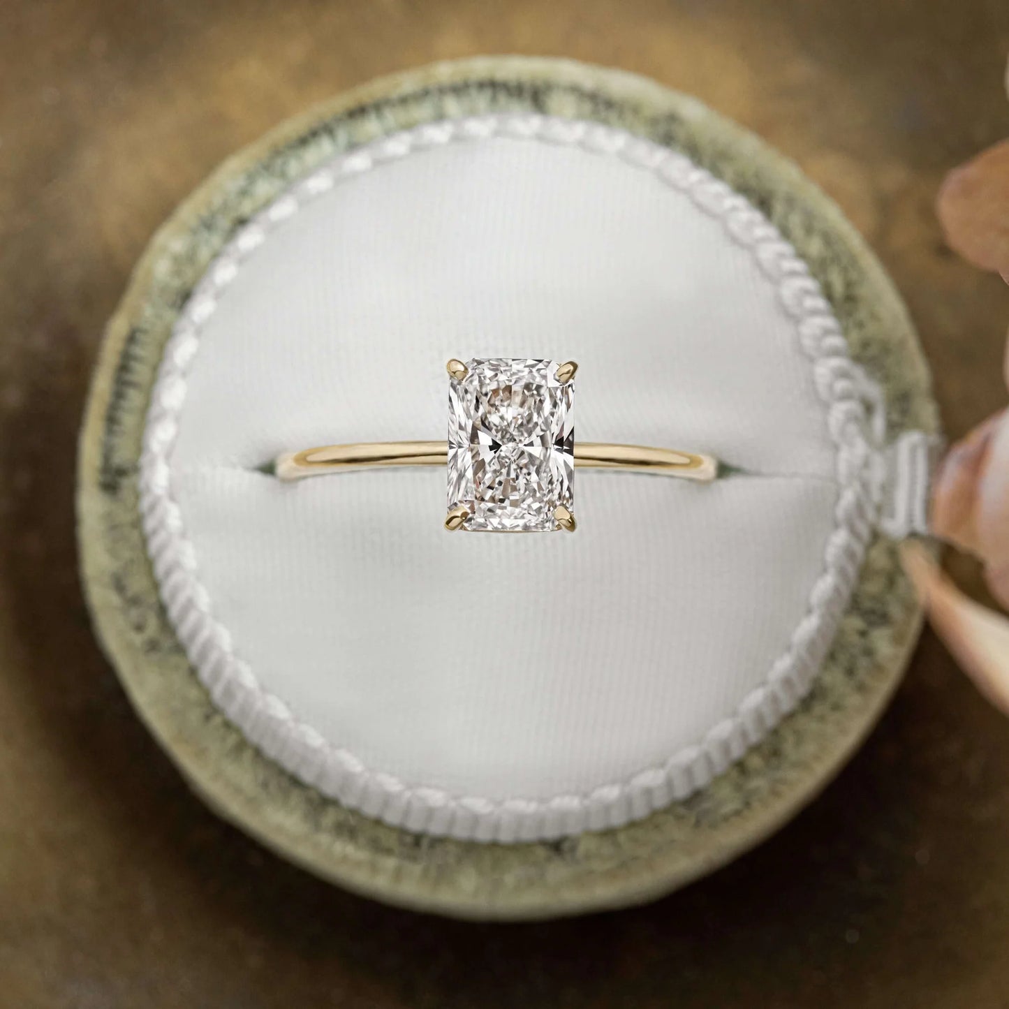 Bloom Ring (Radiant Cut)