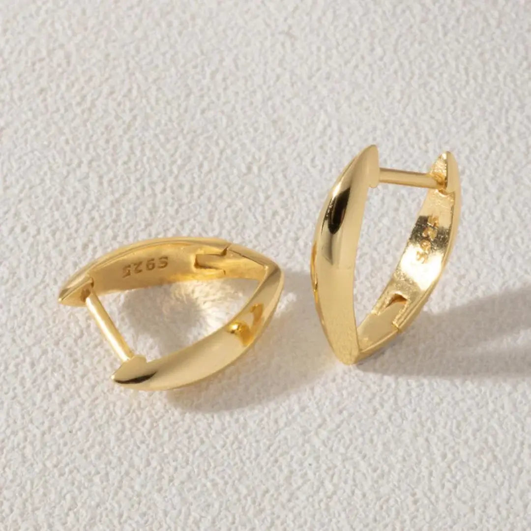 Venus Huggies Earing