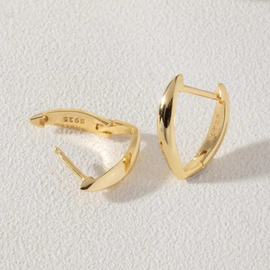 Venus Huggies Earing