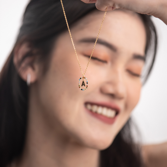 Kalung Huruf Alfabet (Berwarna)