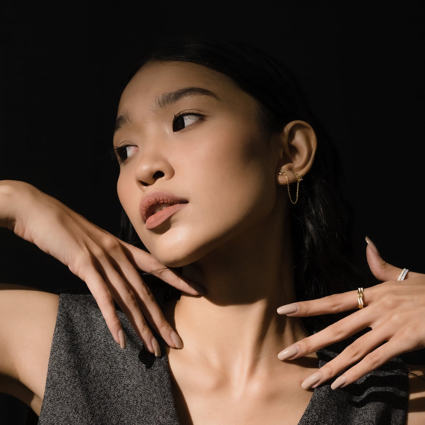 Neira 密镶耳钉