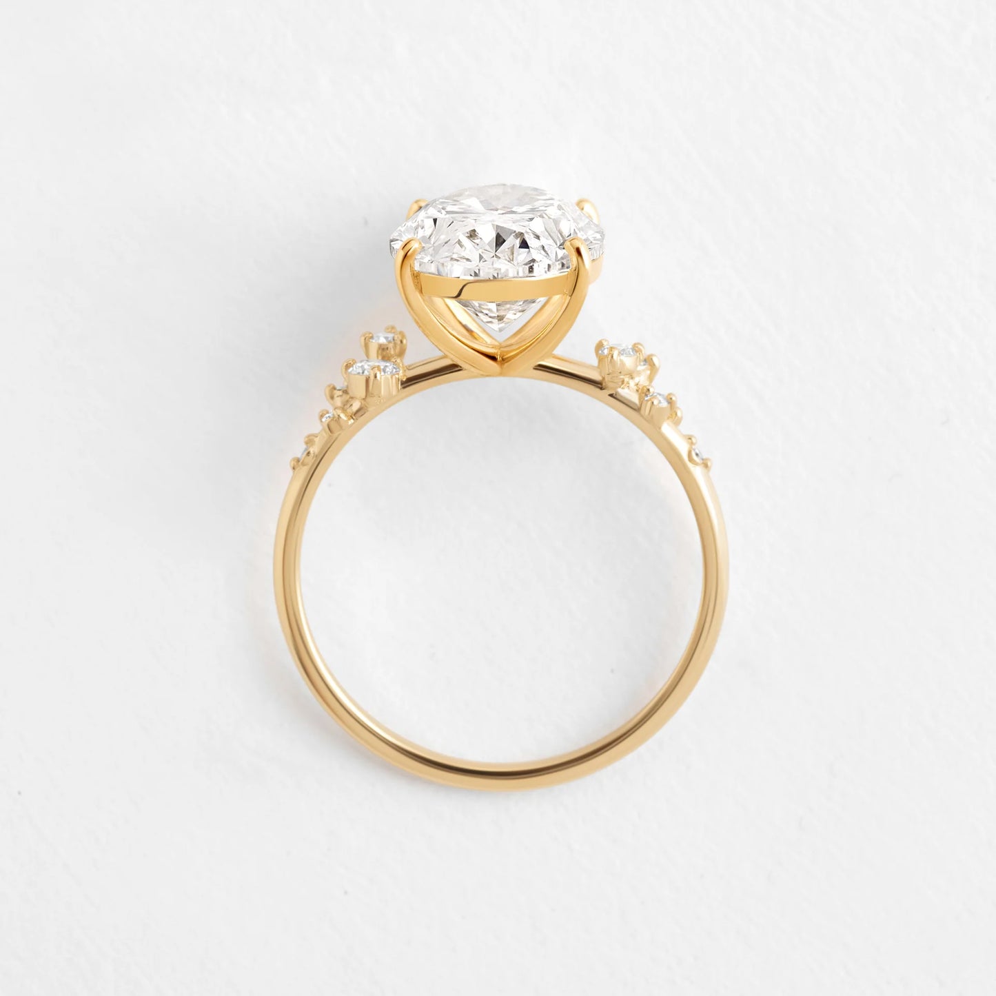 Sakura Ring (Oval Cut)